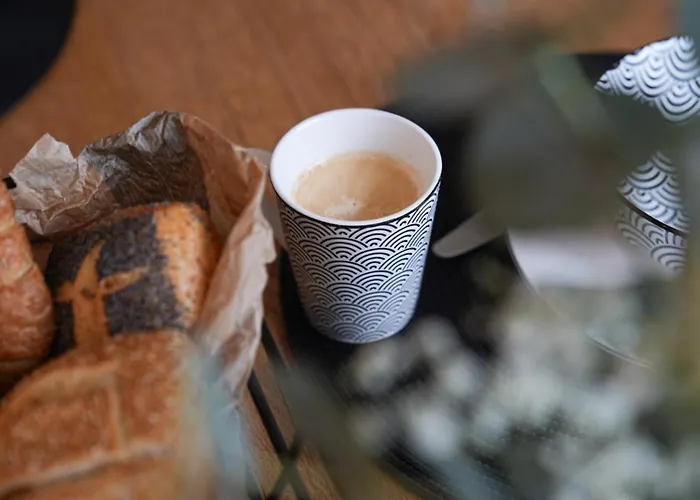 Modernes Im Eidertal Delve